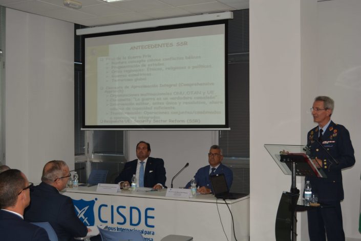 Conferencia: "La Reforma del Sector de Seguridad" Ilmo. Sr. D. Julio Serrano Carranza